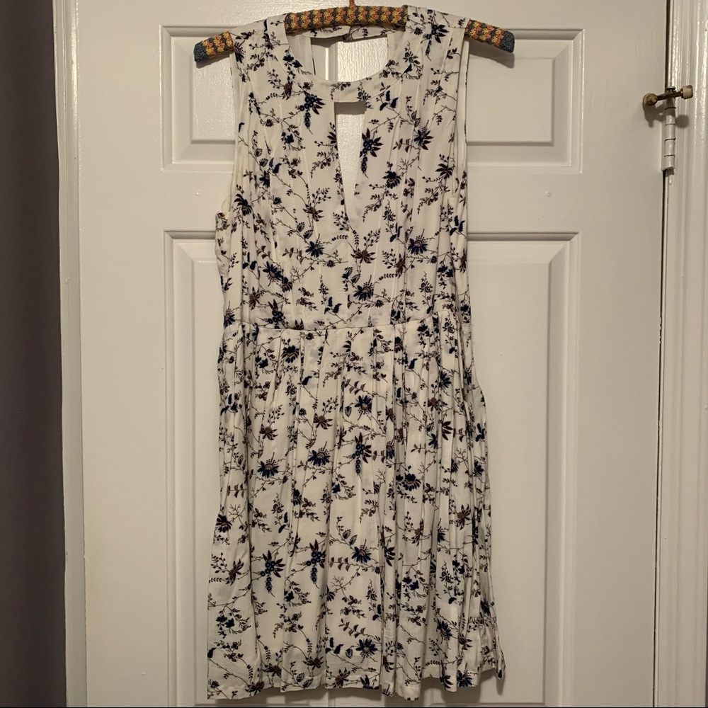 Sleeveless Skater Dress